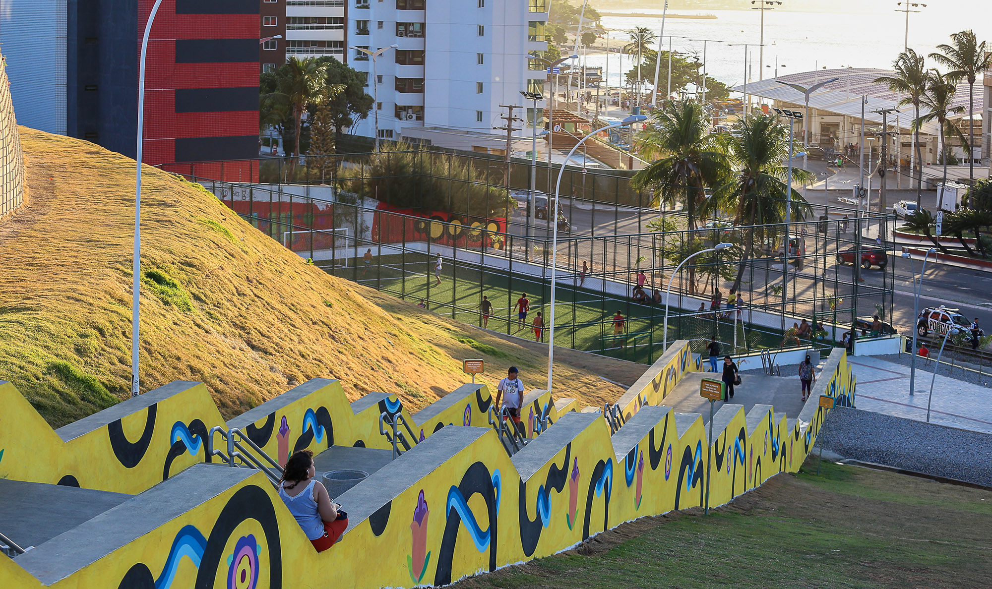 vista panorâmica do morro de santa terezinha, mostrando a escadaria em primeiro plano